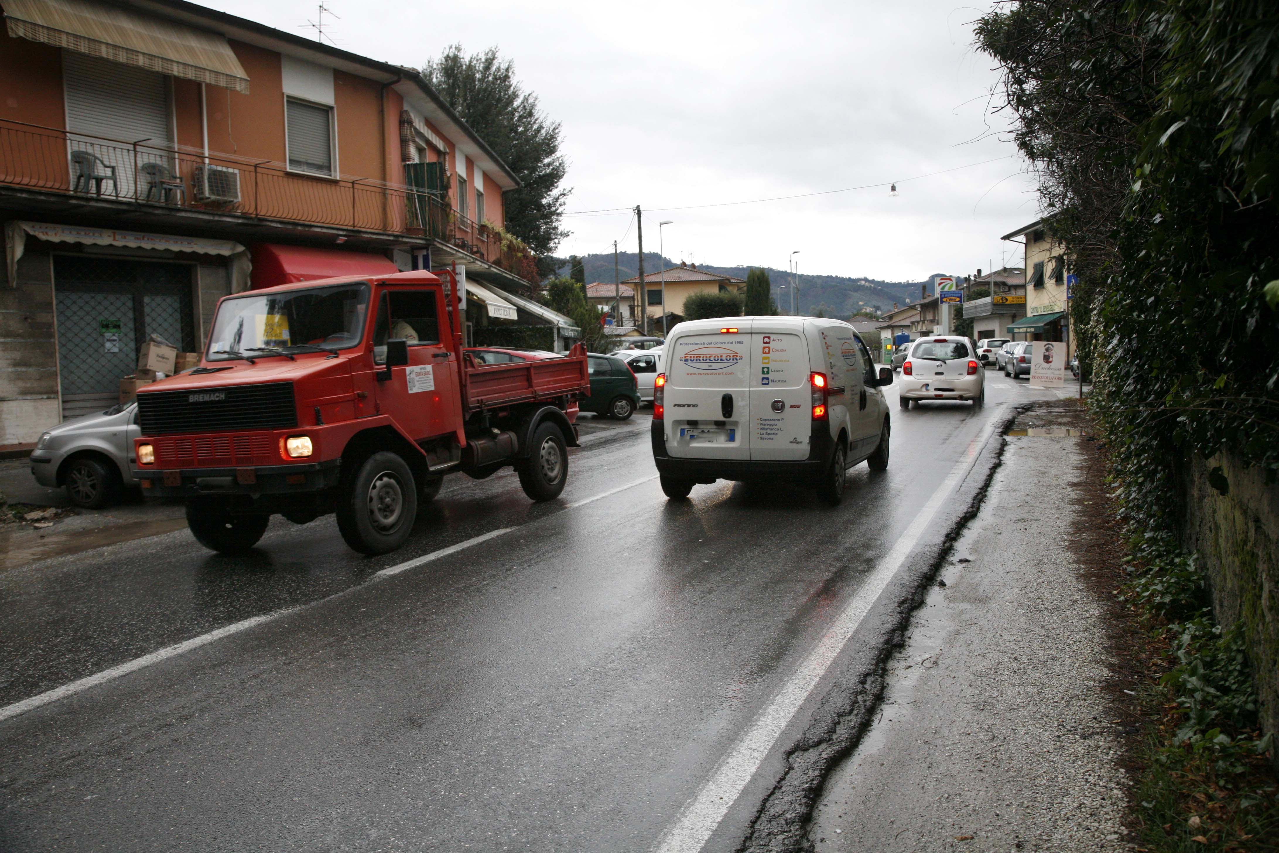 Traffico sulla Sarzanese a Capezzano Pianore