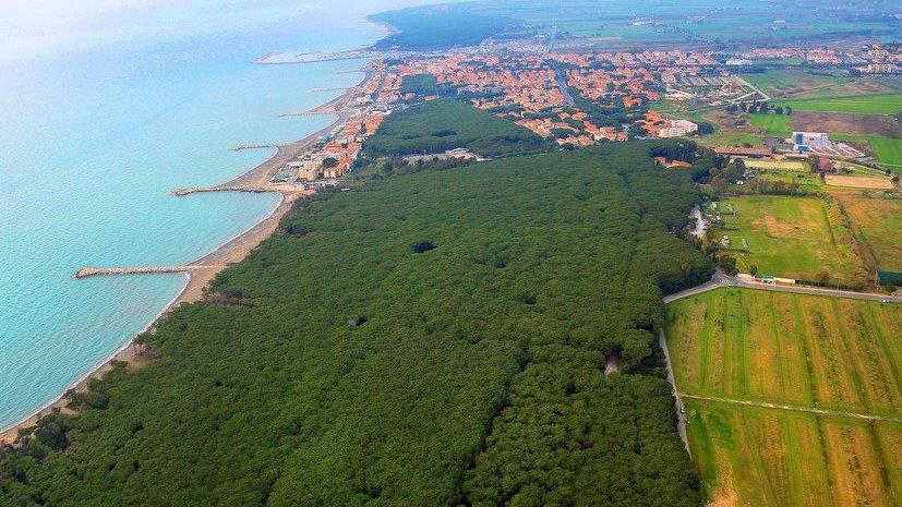 Cecina vista dall'alto (foto di Fabio Muzzi)