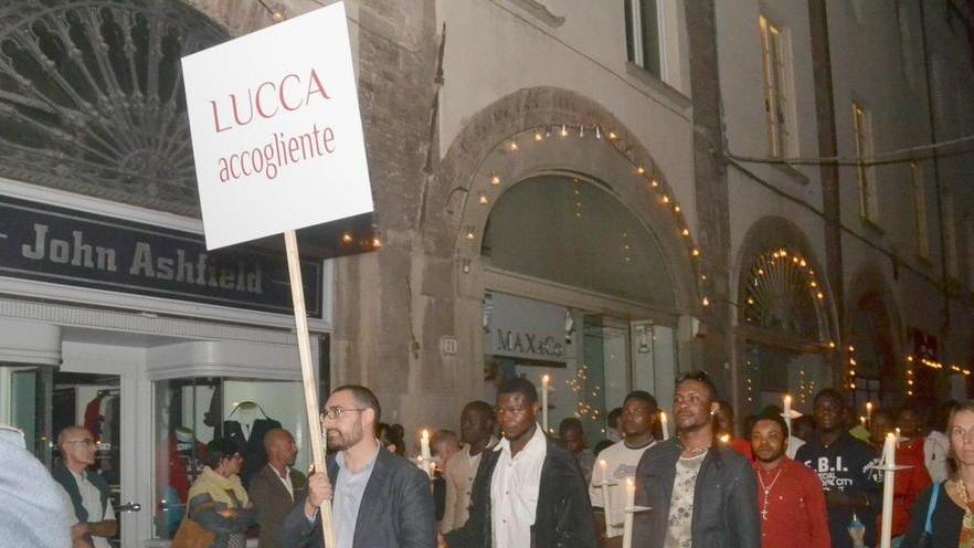 Pocket-money per i migranti al campo Cri