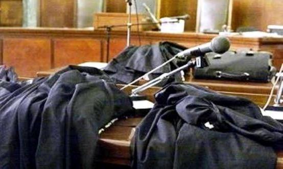Denuncia il marito, perde la causa 