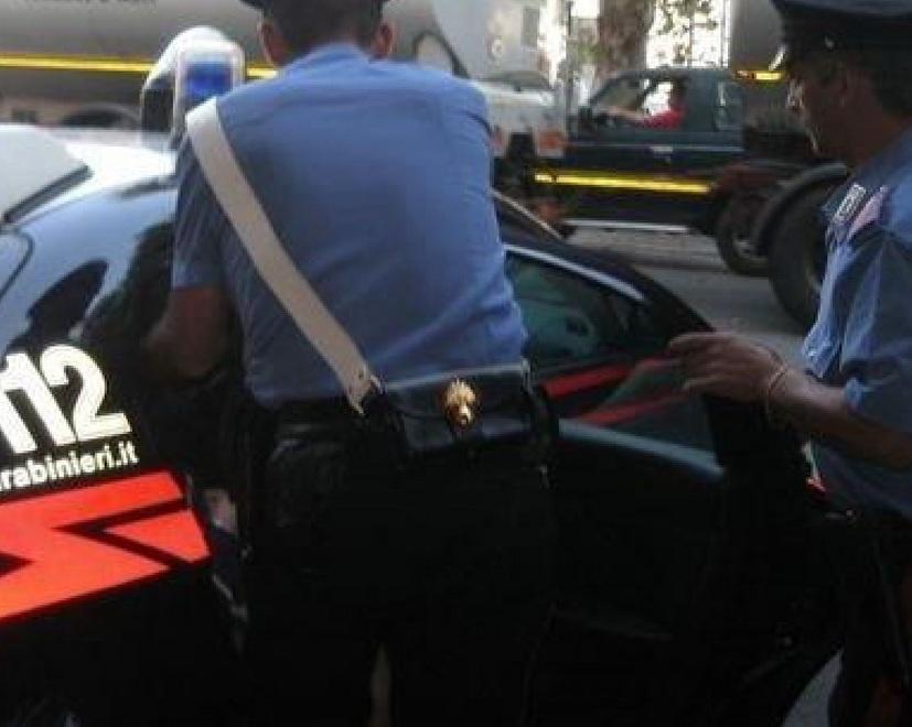Perseguita gli ex compagni arrestata 36enne cubana 