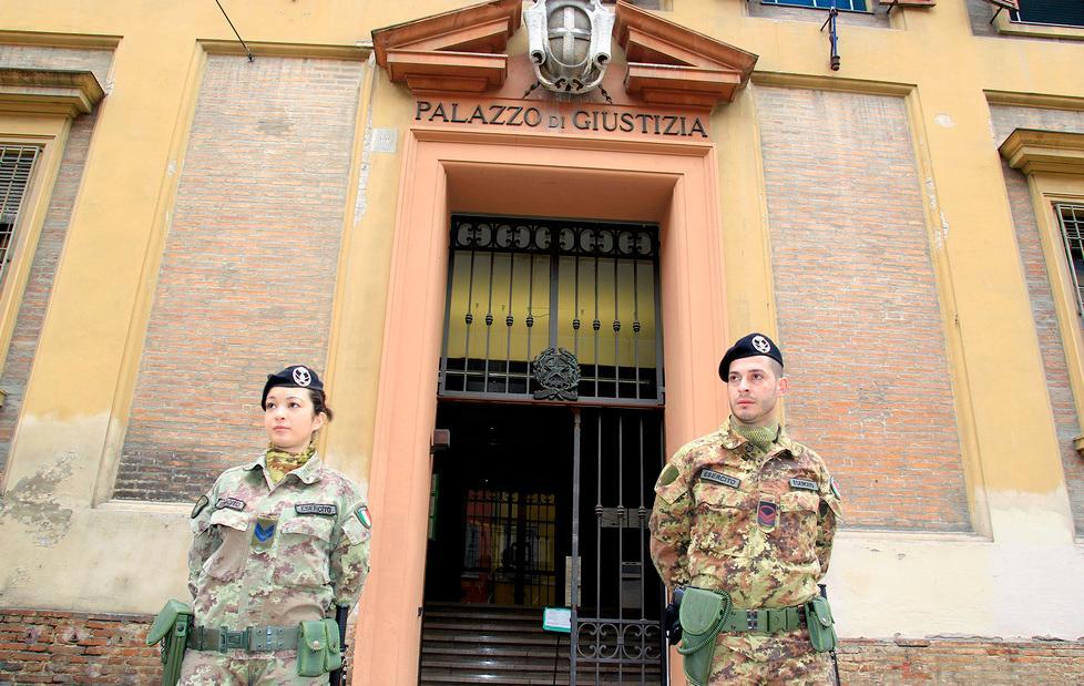 Razzie in dodici chiese: due a processo 