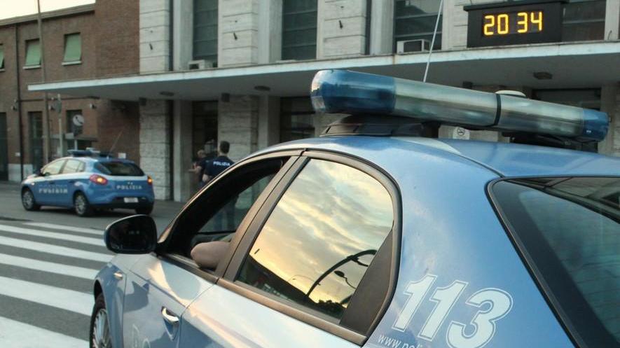 Cento persone controllate allontanata prostituta cinese