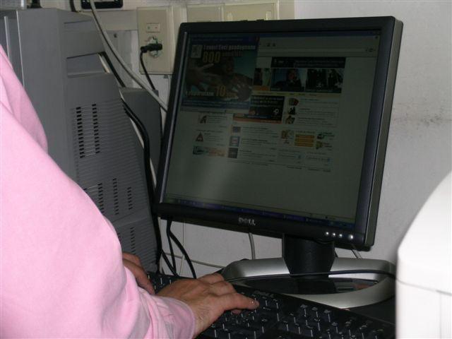 Truffa informatica con carte di credito clonate