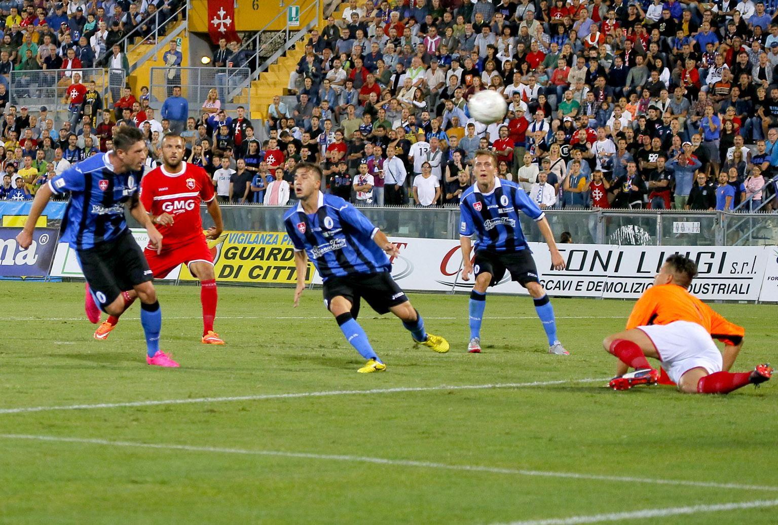 Il gol vincente di Cani contro l'Ancona