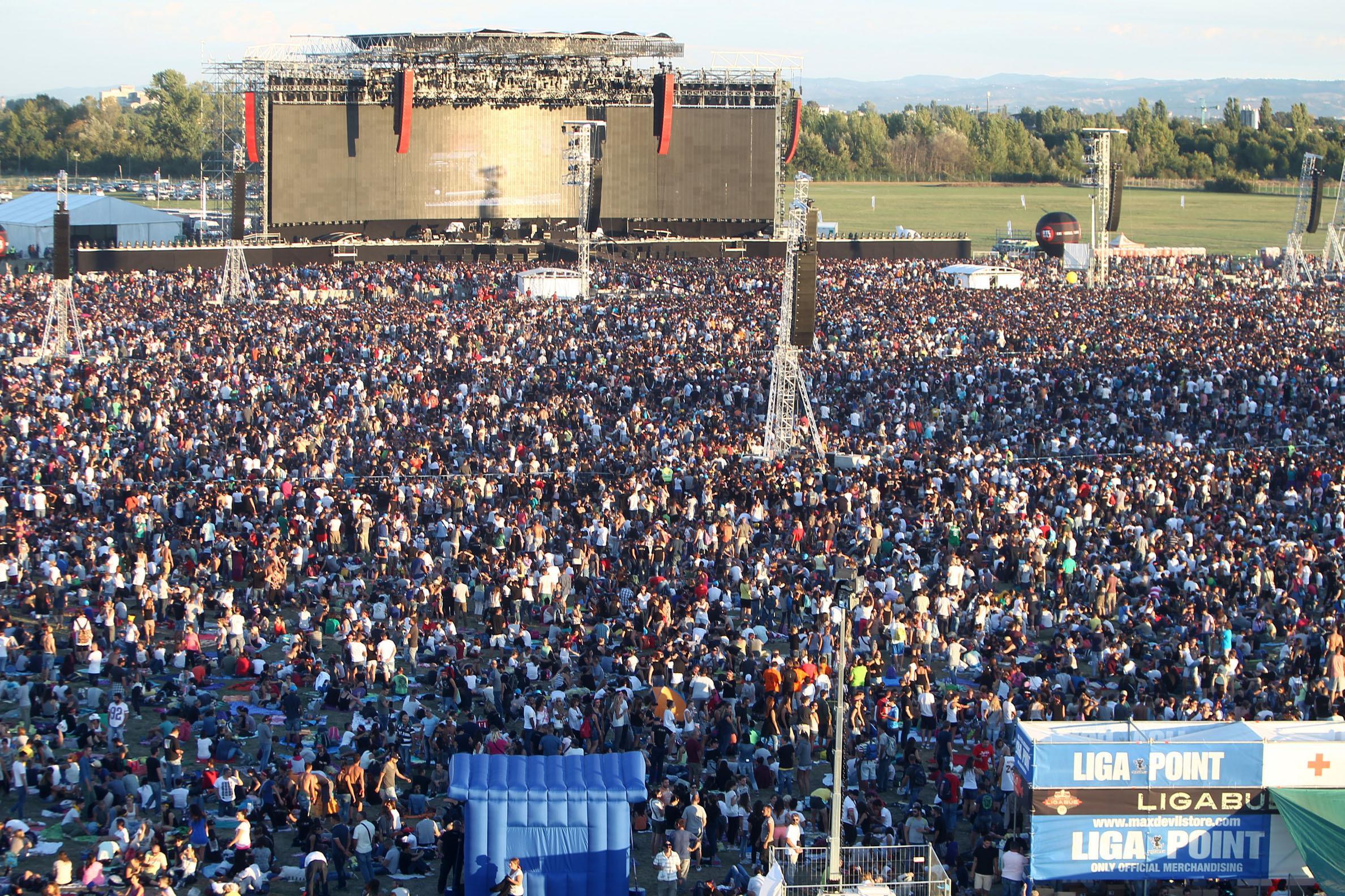 Parcheggi al concerto di Ligabue, la replica del Pd: "Il Campovolo funziona grazie a FestaReggio"