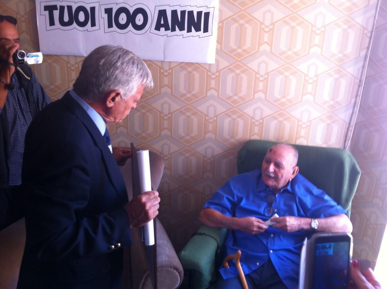 Efisio Serri ha compiuto cent'anni (foto Mario Rosas)