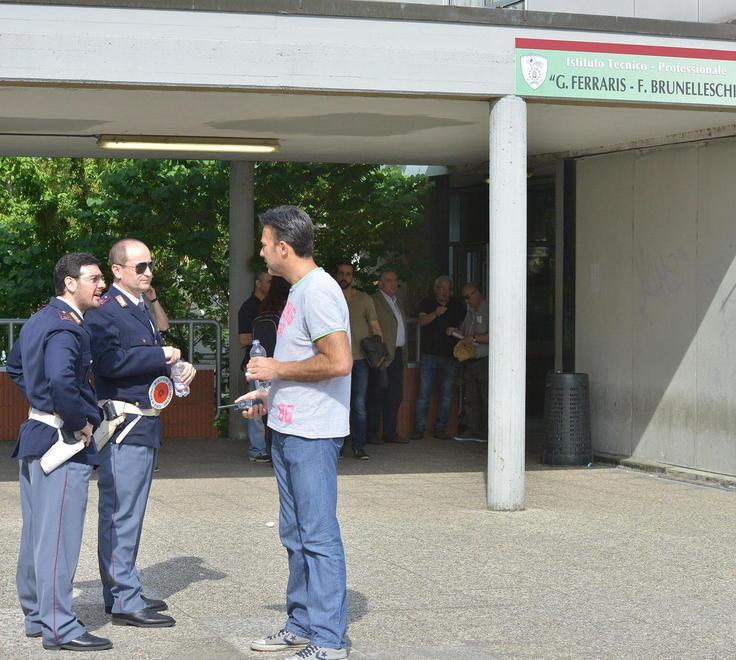 Prof trova la droga nel laboratorio Itis interviene la polizia 