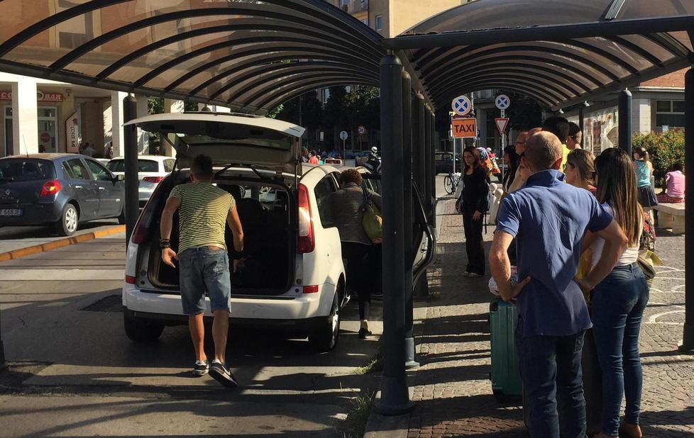 Taxi, Cotapi su servizio e licenze «Nessuna emergenza, né carenze»