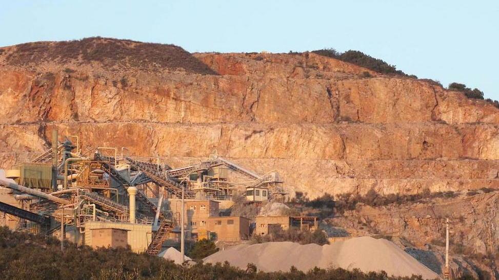 «Chiudere le cave, suicidio per l’economia»