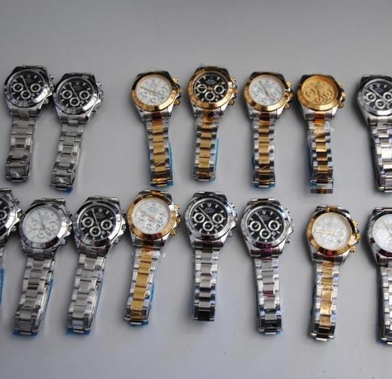 Sorpreso in porto con 53 orologi contraffatti