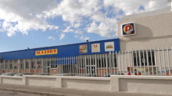 Rapina al discount con pistola alla testa