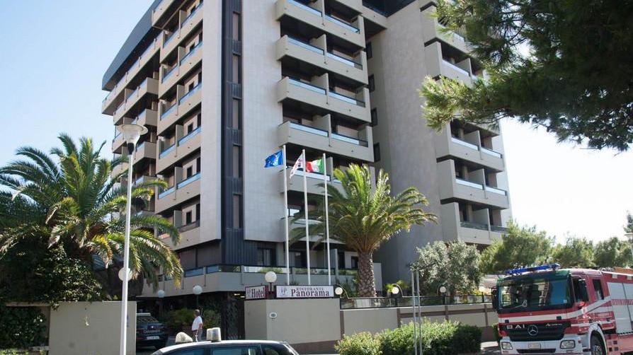 Si lanciò con i figli: assolta