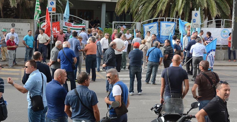 Prefettura, battaglia bipartisan 