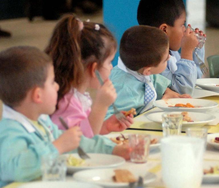 Tariffe mense scolastiche «Regolamento violato» 