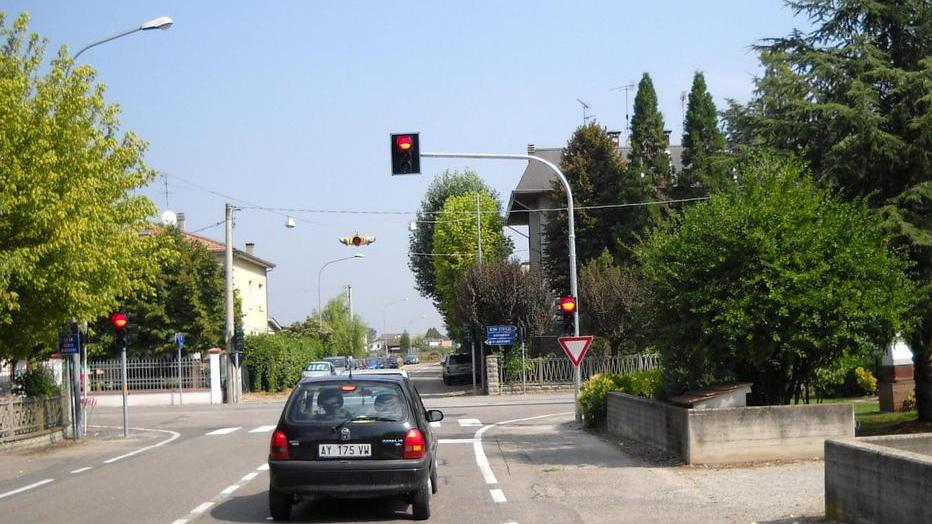 Petizione al sindaco Le auto corrono veloci in via Chiesa