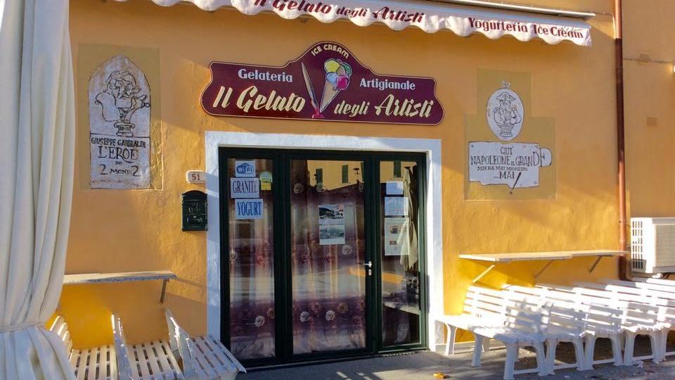 La gelateria degli artisti di Procchio (foto di Gio' Di Stefano)