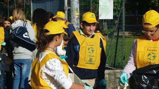 Volontari e studenti pronti con “Puliamo il mondo”