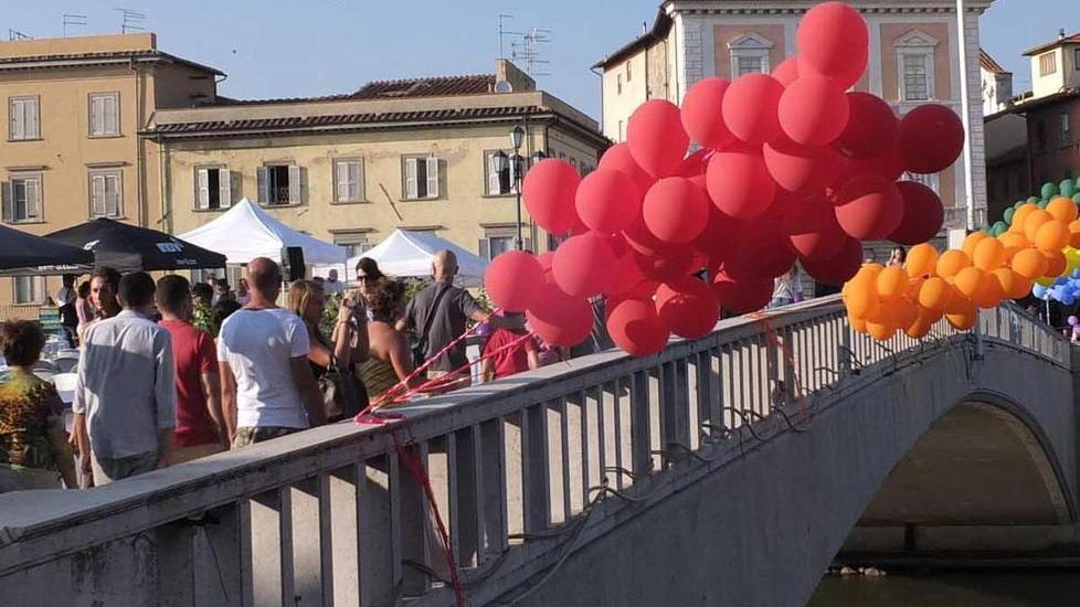 Sul ponte di Mezzo per sensibilizzare la gente a donare