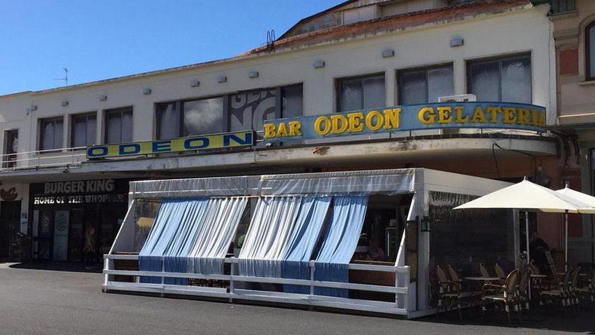 Zara Home tratta l’acquisto del bar Odeon in Passeggiata