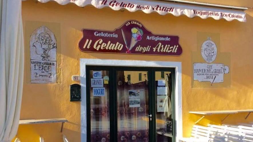 Il Tar riapre la gelateria degli artisti