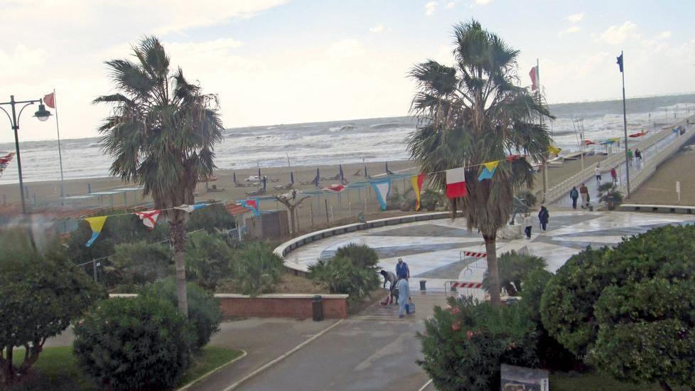 Cambierà presto il volto della piazza del Pontile