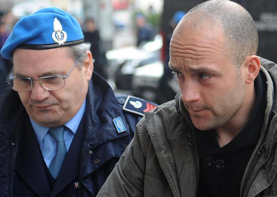 Arzu si pente in tribunale «Sì, la rapina l’ho fatta io» 