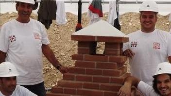Cortes apertas, Orani in vetrina tra edilizia e velluti