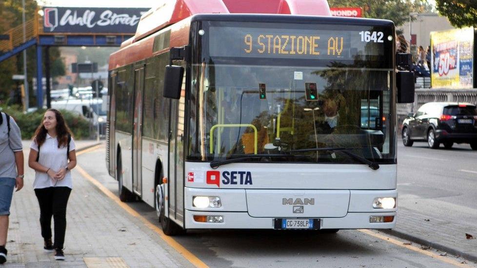 «La pensilina in viale Isonzo? Tra sei mesi»