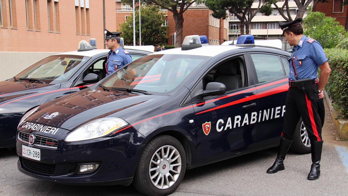 Una pattuglia dei carabinieri (archivio)