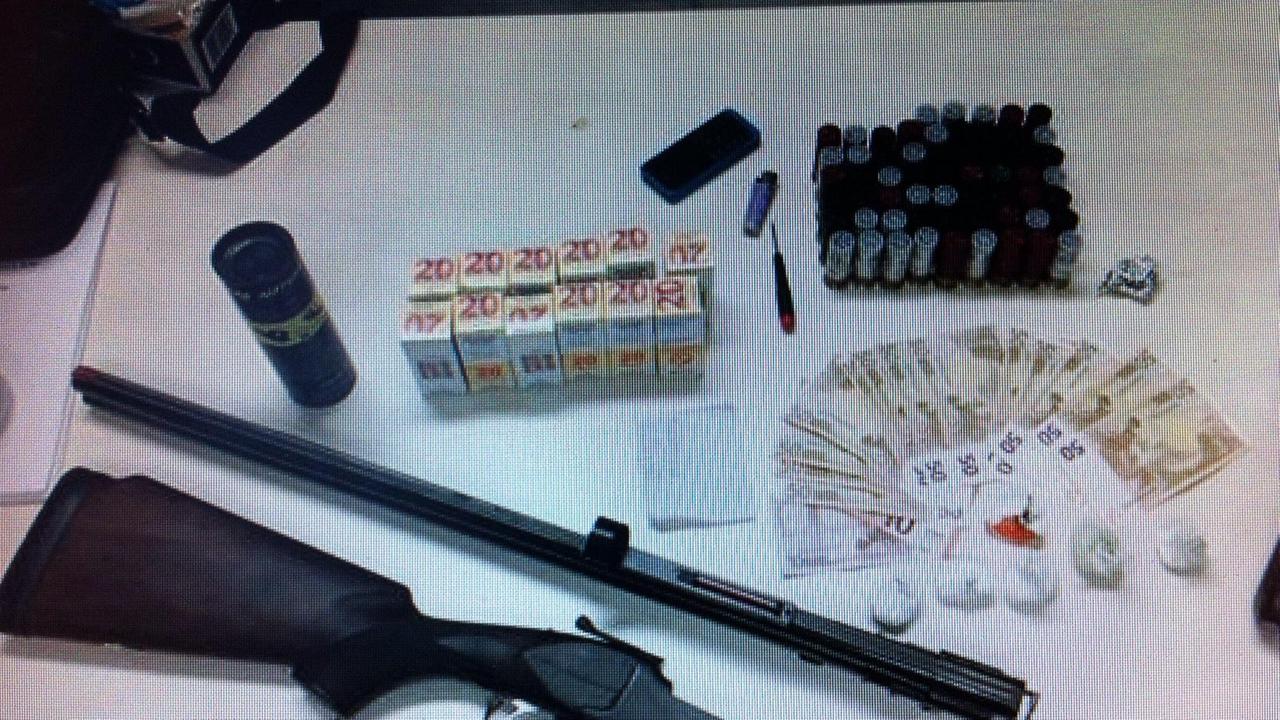 Iglesias, in casa un fucile illegale e cocaina: 26enne arrestato