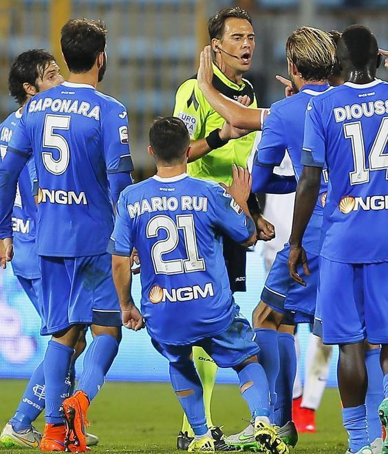 Carli assolve l’arbitro «Sbagliare è umano» 