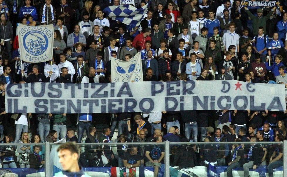 Gli ultrà azzurri con il piccolo Nicola 