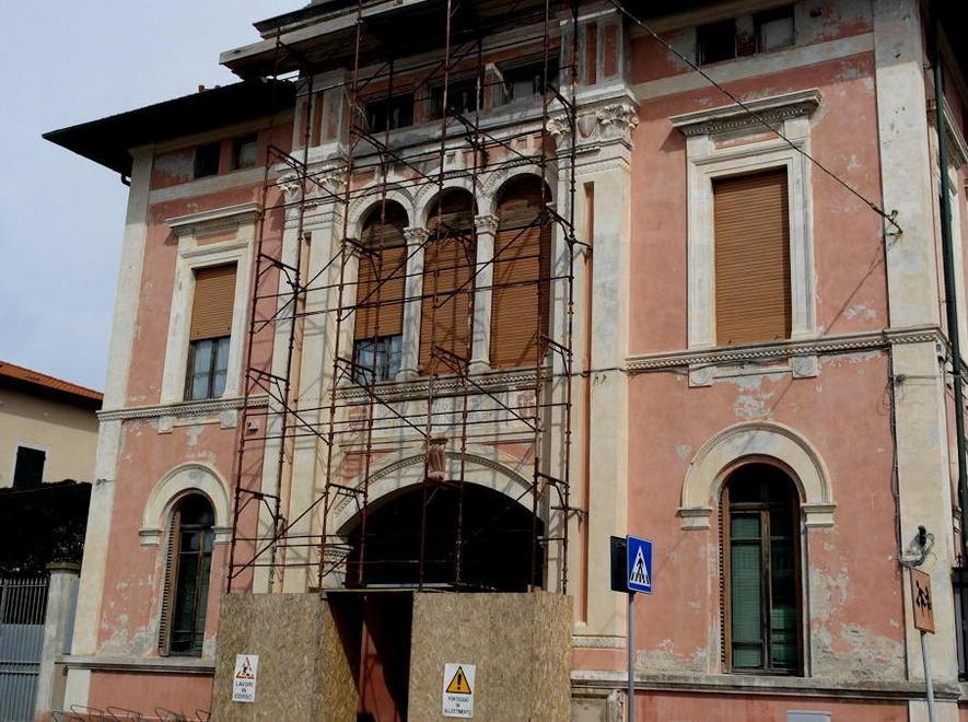 Alle Newbery di Marina l’impalcatura è sempre lì 