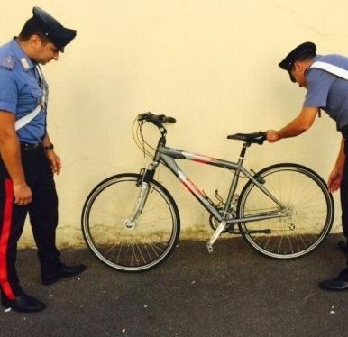 Ruba una bici, denunciato dai carabinieri