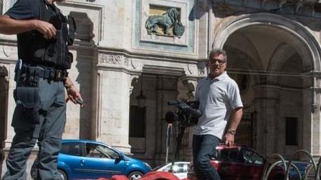 Allarme in piazza Matteotti per un falso pacco bomba