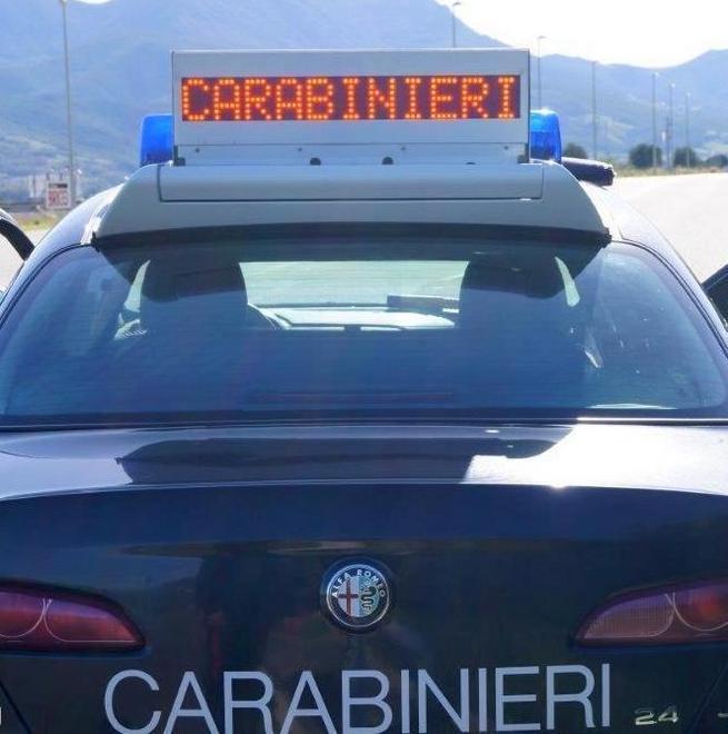 Incassa in banca mille euro non suoi: denunciato 51enne