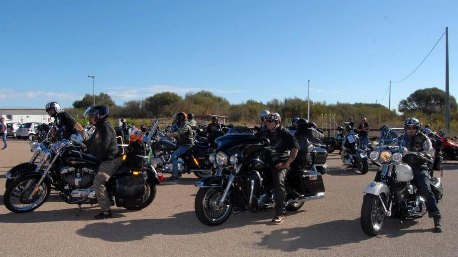 Le mitiche Harley sfrecciano in città
