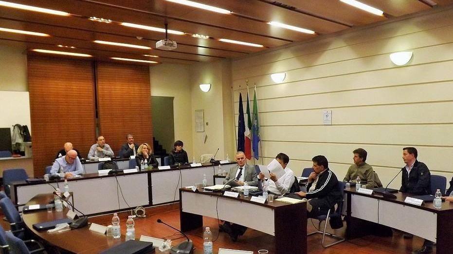 L’opposizione lascia l’aula Salta il consiglio comunale