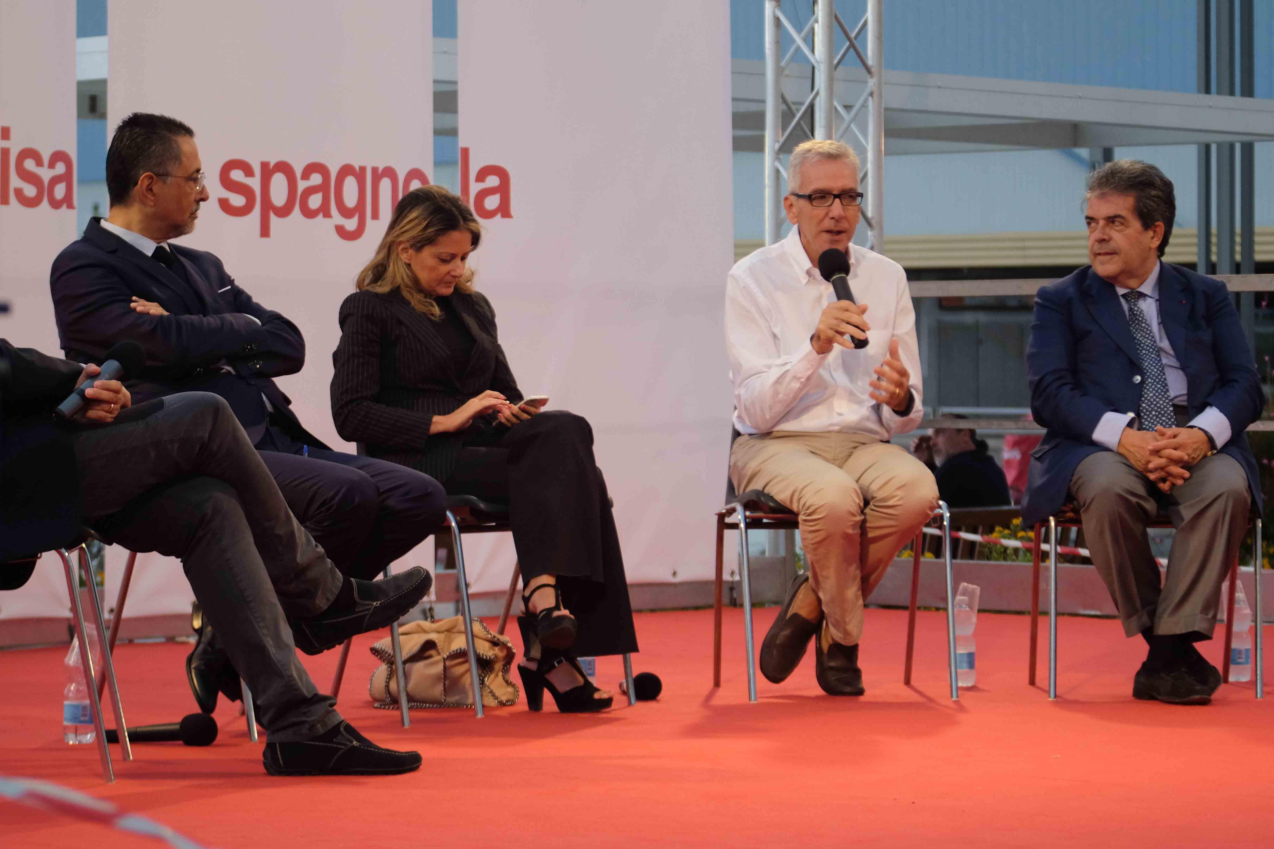 Il presidente Francesco Pigliaru alla Festa dell'Unità (foto Mario Rosas)