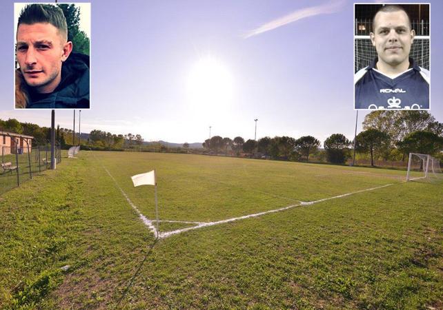 Il campo sportivo di Fontanella e da sinistra Simone Bagnoli e Andrea Gaggioli