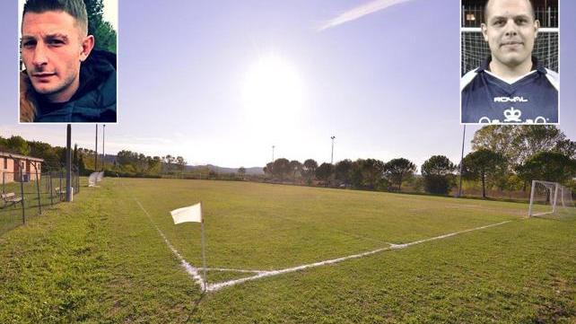 Il campo sportivo di Fontanella e da sinistra Simone Bagnoli e Andrea Gaggioli