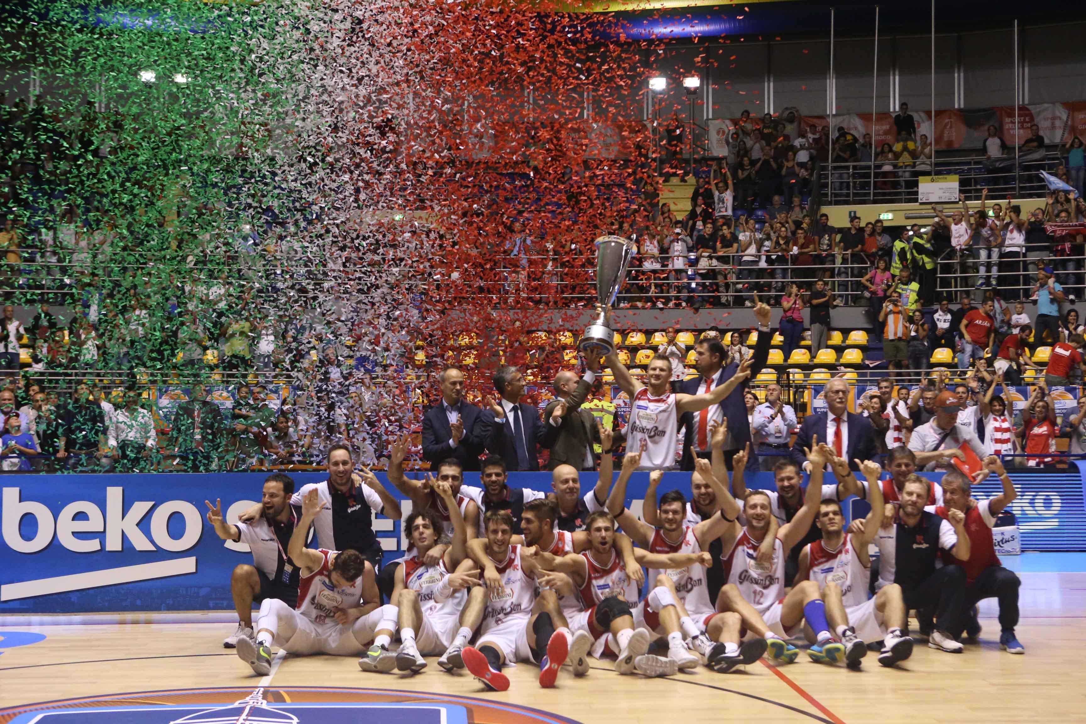 Battuta Milano, Reggio Emilia conquista la Supercoppa di basket 