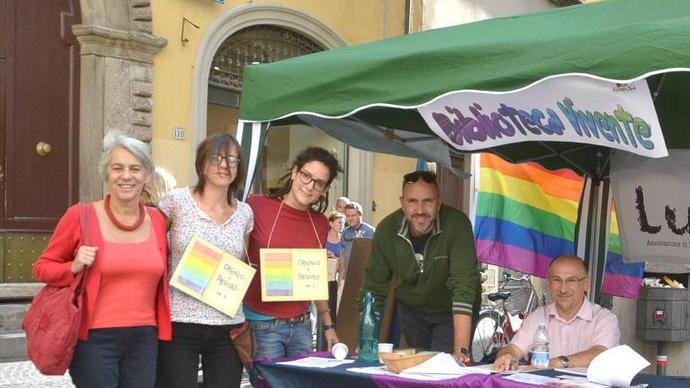 In piazza S. Frediano la biblioteca vivente di LuccAut
