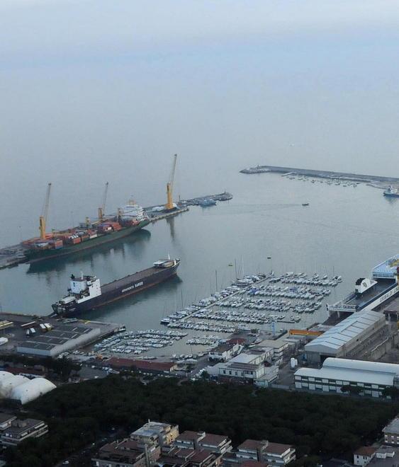 Assindustria Livorno: lo scalo resti toscano