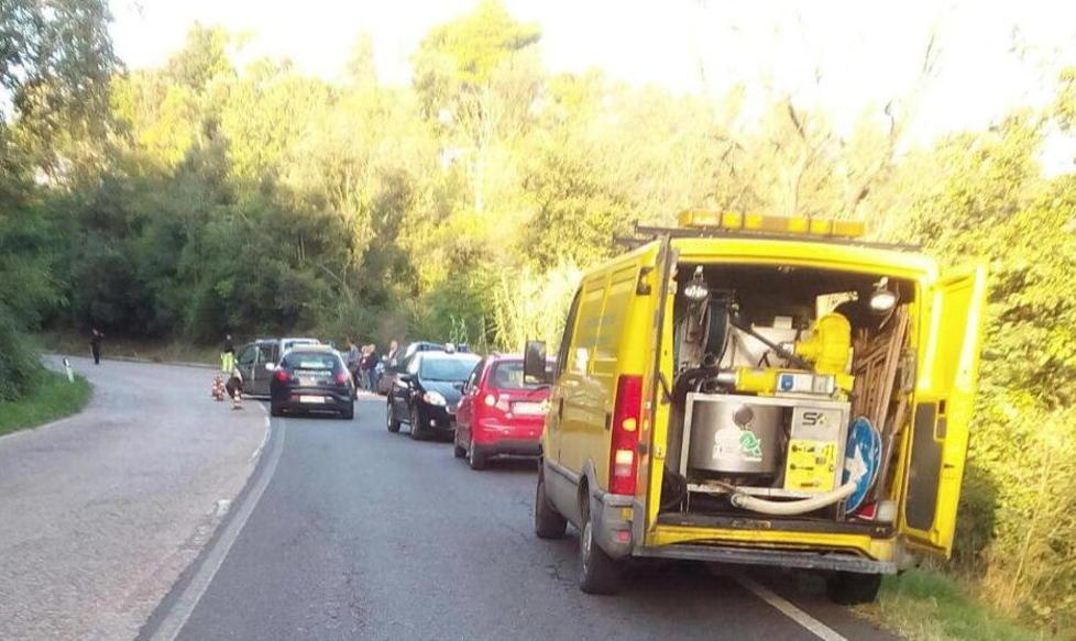 Scontro in via delle Sorgenti, 2 in ospedale