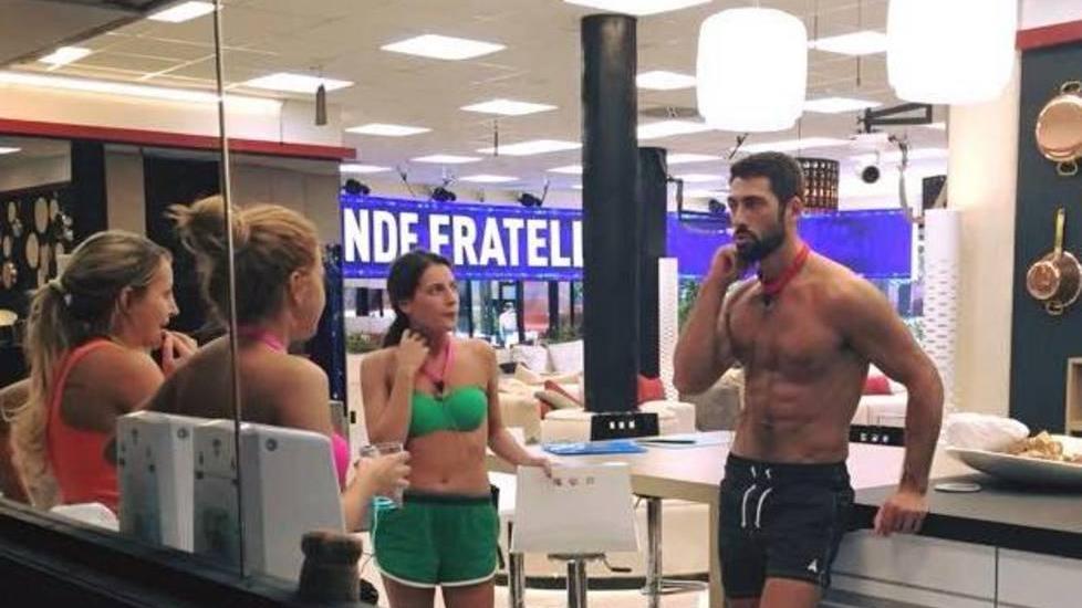 E le donne sono pazze di lui