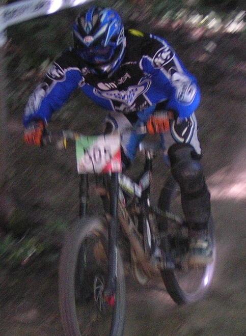 Fa downhill, cade e finisce all’ospedale