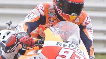 Marquez e Lorenzo volano, Rossi in difficoltà