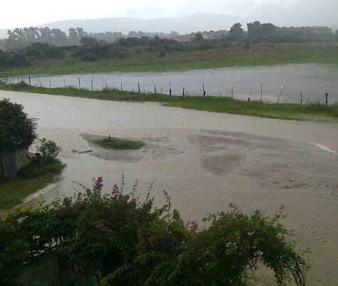 Strade allagate alla periferia di Posada